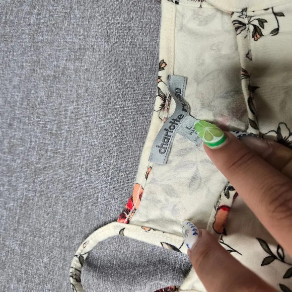 4 Crop Top Bundle - Picture 9 of 10